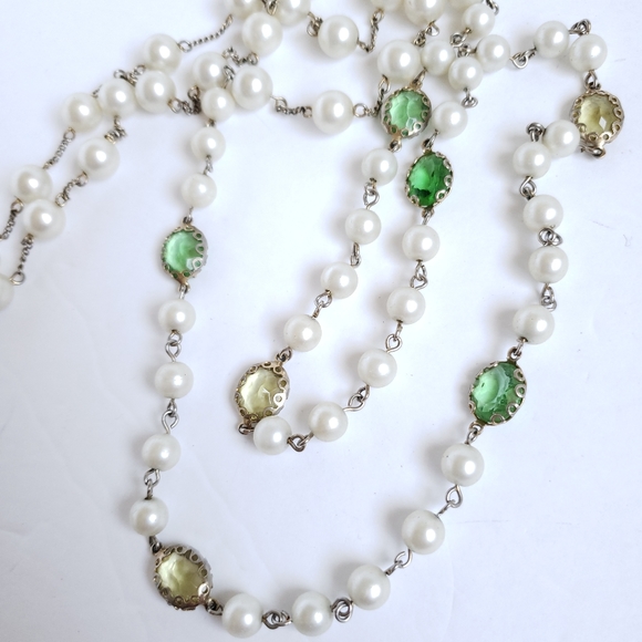 Jewelry - Lovely vintage necklace